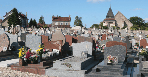 La création d’un cimetière : procédure, décision, gestion